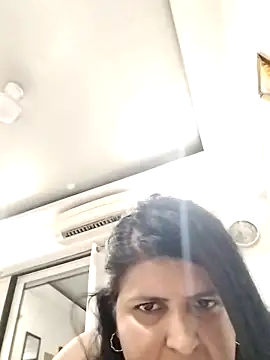 Snapshot of Jann_Riya333 chatting on May 9, 6:13 pm Jann Riya333 online show from May 9, 6:13 pm