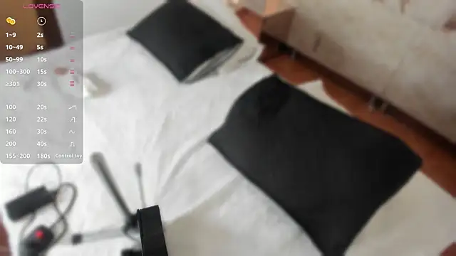 Snapshot of BellaBoobs_ chatting on February 28, 10:44 pm BellaBoobs online show from February 28, 10:44 pm