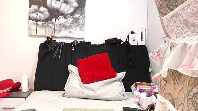 DonnaJoness online show from February 26, 8:30 pm