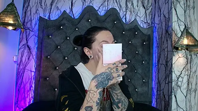 Zami Escobar of online show from September 18, 6:32 pm