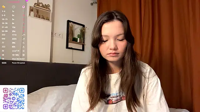 KiraVelvet online show from October 3, 4:26 pm