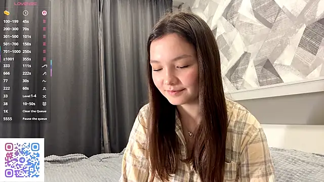 KiraVelvet online show from November 7, 4:07 pm