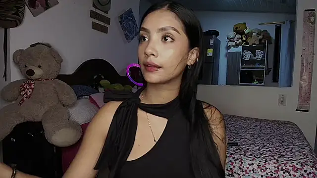 mia yireth online show from September 20, 11:28 pm