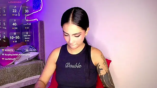 Snapshot of mia_yireth chatting on May 7, 11:32 pm mia yireth online show from May 7, 11:32 pm