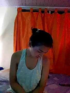 Snapshot of Nezuko-uWux chatting on October 17, 5:43 am Nezuko-uWux online show from October 17, 5:43 am