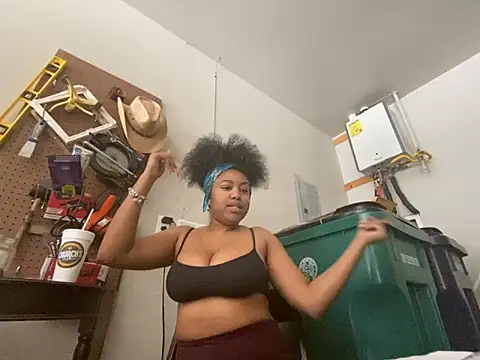 princesslivv online show from April 11, 7:07 pm