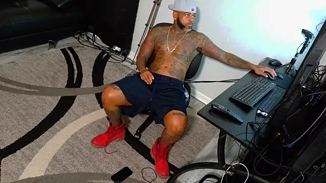 SLANGONDEMHOES online show from November 7, 3:01 pm