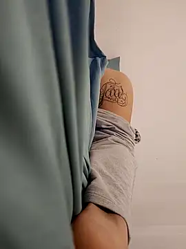 Snapshot of sexualyingyang chatting on September 19, 4:25 am sexualyingyang online show from September 19, 4:25 am