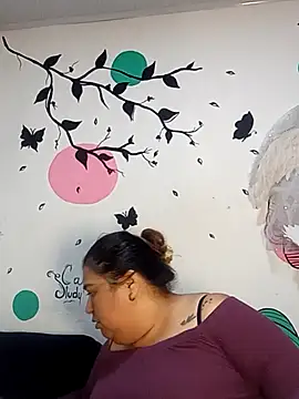 curvy diva  online show from December 14, 8:52 am