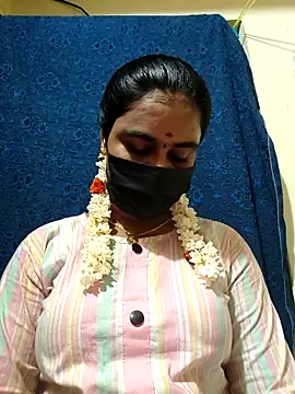 mini-queen online show from April 16, 5:58 pm