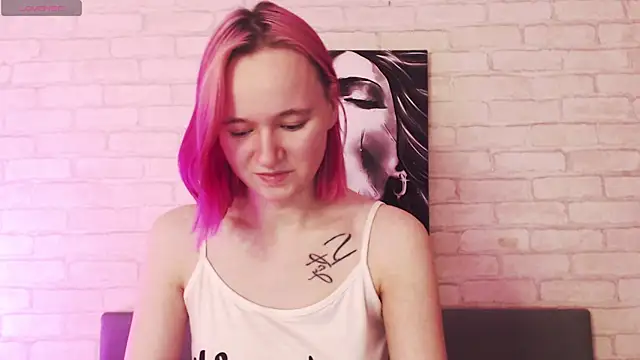 Ericha Stone online show from October 8, 1:25 am