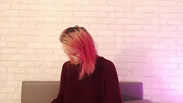 Ericha Stone online show from November 25, 8:03 am