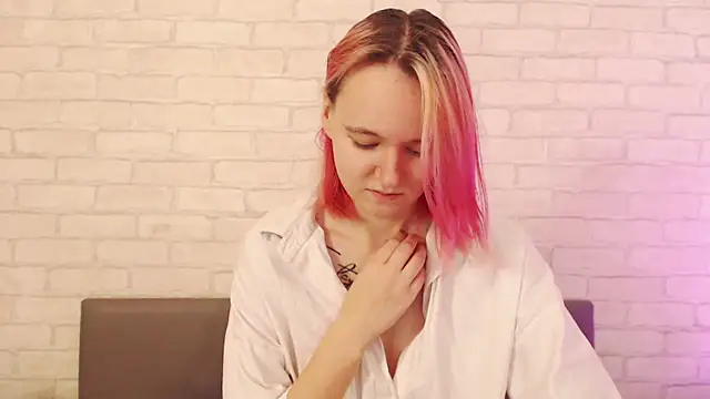 Ericha Stone online show from November 28, 1:19 am