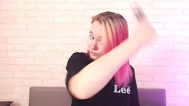 Ericha Stone online show from December 4, 8:01 am