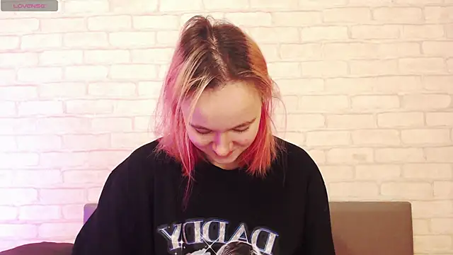 Ericha Stone online show from January 7, 1:41 am