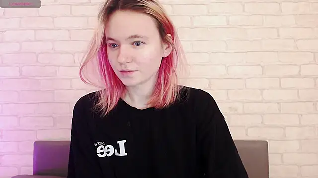 Ericha Stone online show from February 4, 2:39 am