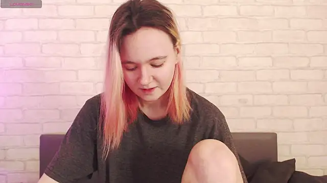 Ericha Stone online show from April 3, 1:25 am