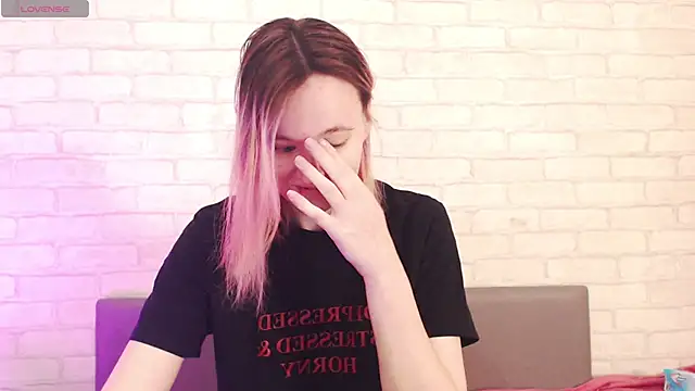 Ericha Stone online show from April 17, 1:41 am