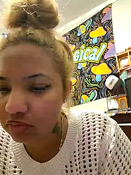 Snapshot of StylishEchium chatting on June 6, 7:29 pm StylishEchium online show from June 6, 7:29 pm