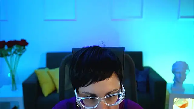 LauraDavidsons online show from October 12, 4:06 pm