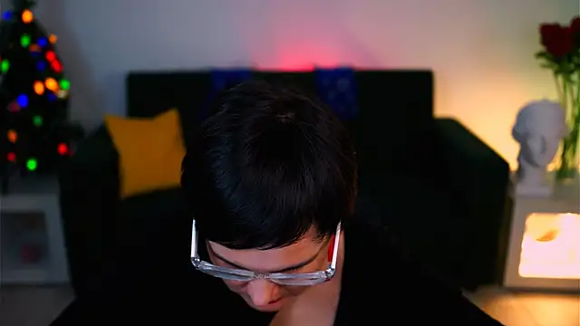 LauraDavidsons online show from January 10, 7:04 pm