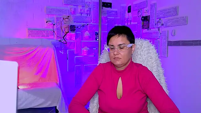 LauraDavidsons online show from February 19, 5:47 am