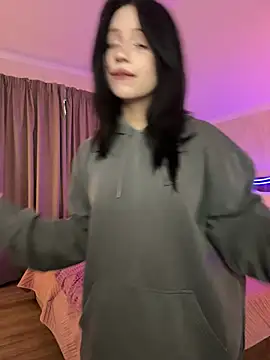 YourLittleDevil online show from March 31, 5:19 am