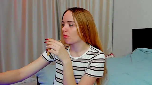 JanetShy online show from September 23, 7:00 am