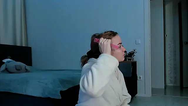 JanetShy online show from January 7, 7:11 am