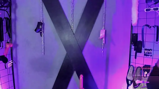 MissKara Ariana bdsm online show from December 5, 10:57 am