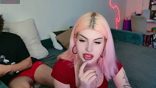 Alice18James online show from September 18, 1:46 pm