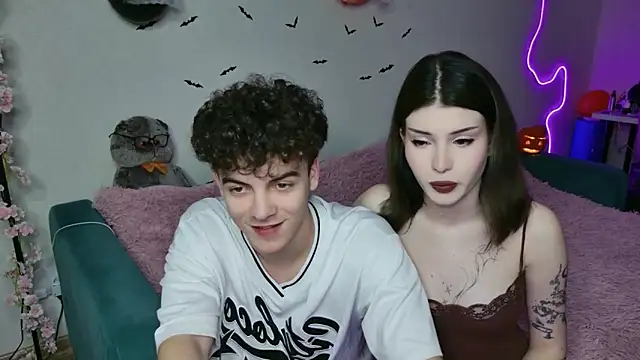 Alice18James online show from October 15, 5:46 pm