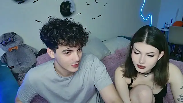 Alice18James online show from October 17, 6:32 pm