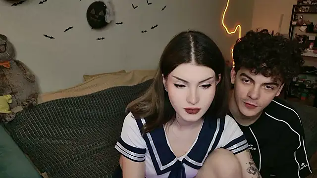 Alice18James online show from October 18, 7:03 pm