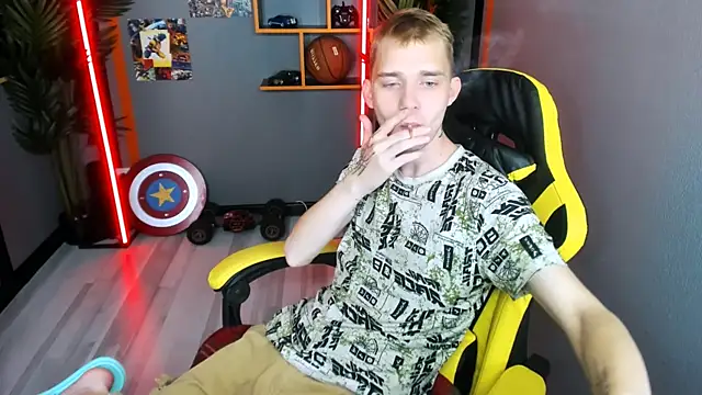 Snapshot of TimBlaks chatting on November 9, 10:35 am TimBlaks online show from November 9, 10:35 am