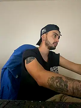 cristopher wallacee online show from October 20, 10:32 pm