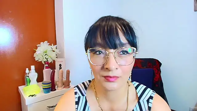 Snapshot of lexy_lunahot chatting on October 10, 7:24 pm lexy lunahot online show from October 10, 7:24 pm