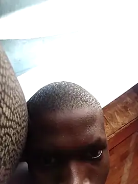 Snapshot of phumlanisanka chatting on January 7, 12:18 pm phumlanisanka online show from January 7, 12:18 pm