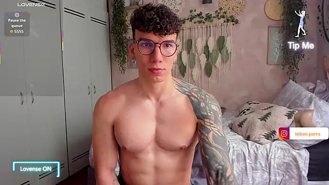 estebandi do online show from November 30, 9:30 pm