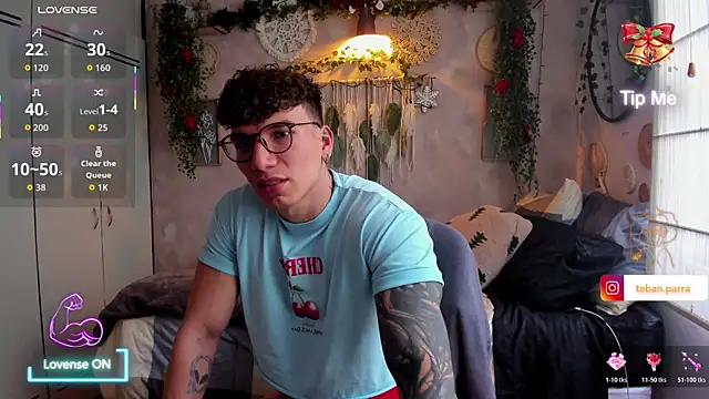 estebandi do online show from December 20, 8:38 pm