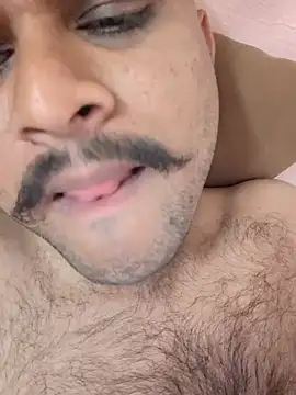 Snapshot of Frvgggghh chatting on February 13, 9:16 am Frvgggghh online show from February 13, 9:16 am