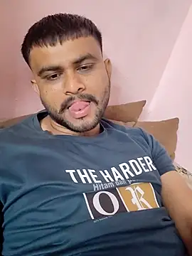 Snapshot of Frvgggghh chatting on February 25, 3:27 am Frvgggghh online show from February 25, 3:27 am