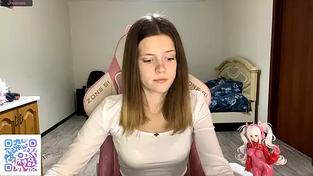 VibeQueenLucy online show from September 23, 3:37 pm