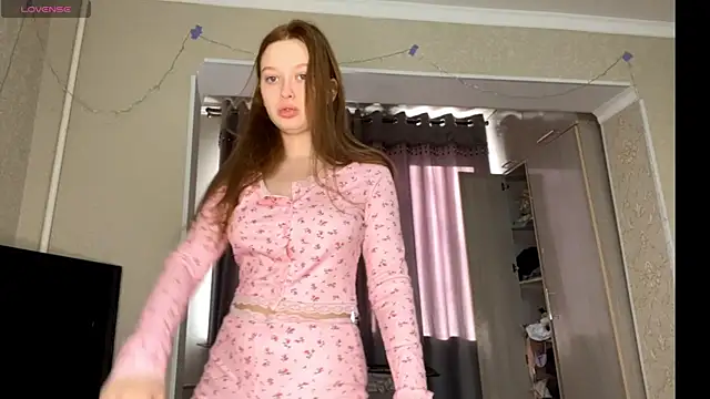 CharlynDini online show from January 10, 5:09 am