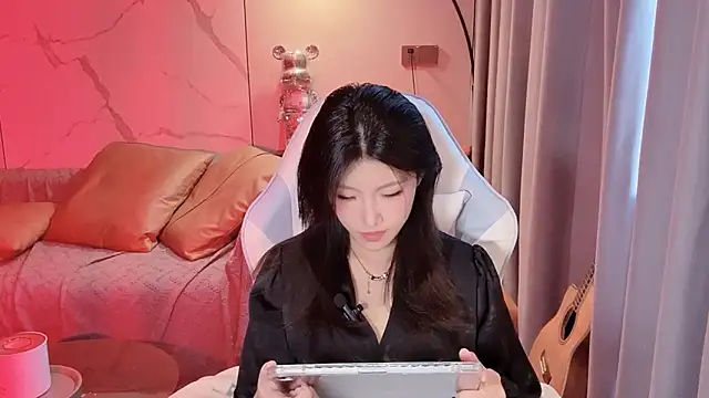 Lixinel-520 online show from November 25, 7:30 am