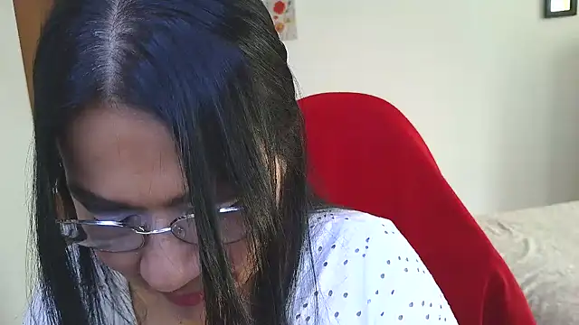 LissafeetHott online show from April 10, 1:05 pm