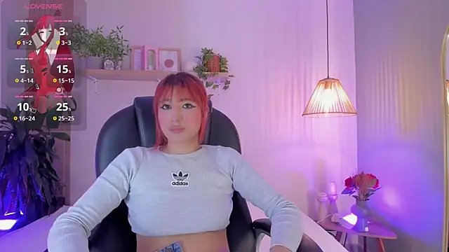 Cristalfoxy  online show from February 20, 8:09 pm