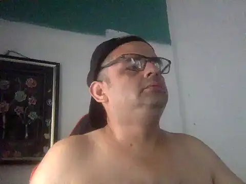 Snapshot of Katracho6969 chatting on May 3, 4:57 pm Katracho6969 online show from May 3, 4:57 pm