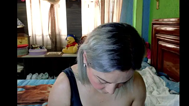  Charlize theron  online show from March 23, 9:08 pm