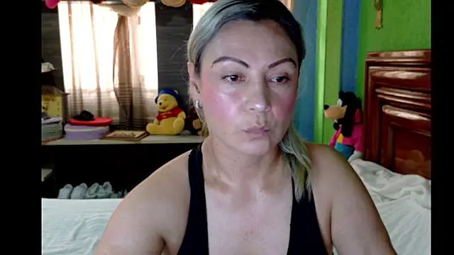  Charlize theron  online show from March 28, 9:36 pm